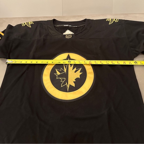 Hellebuyck Hockey Jersey - Picture 3 of 5